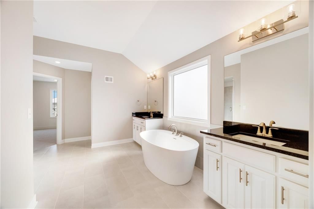 10302 N Winchester Avenue — photo 19