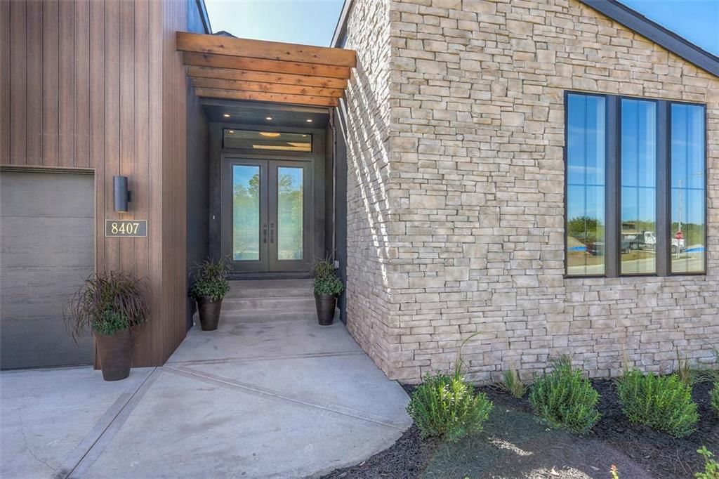 8407 NW 90th Street — photo 6
