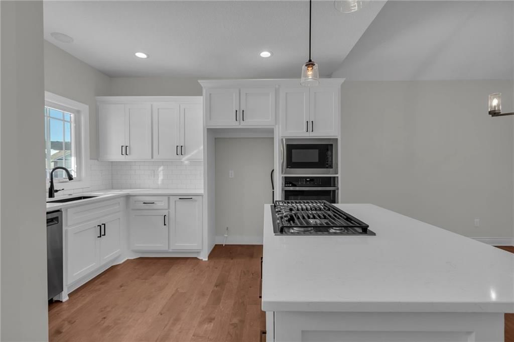 Photo 8 of 31 - 646 NW 110th Street