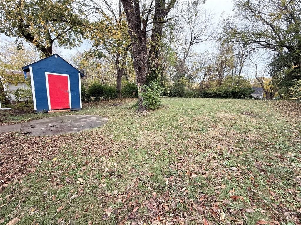 Photo 5 of 21 - 6133 Walrond Avenue