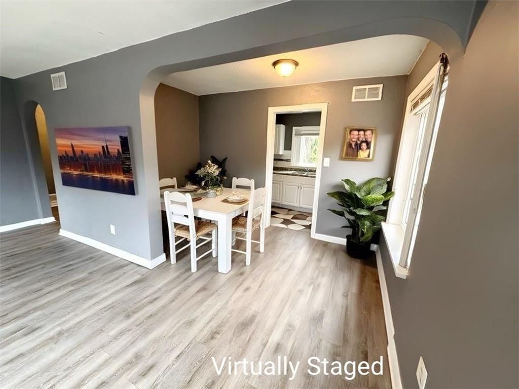 Photo 9 of 21 - 6133 Walrond Avenue