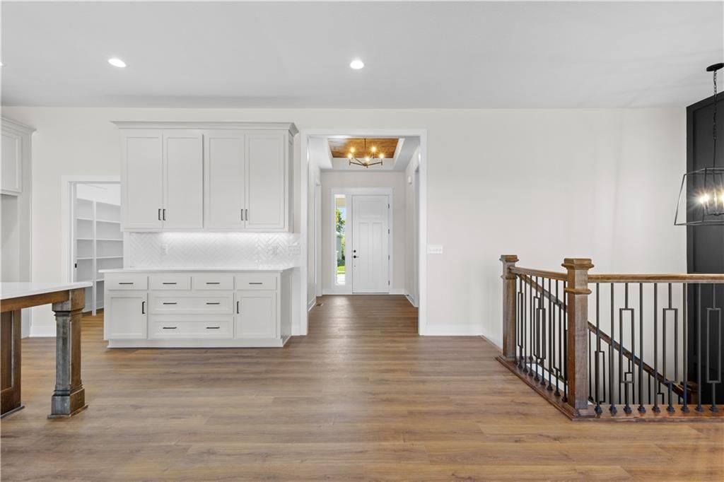 1140 SW Whitby Drive — photo 10