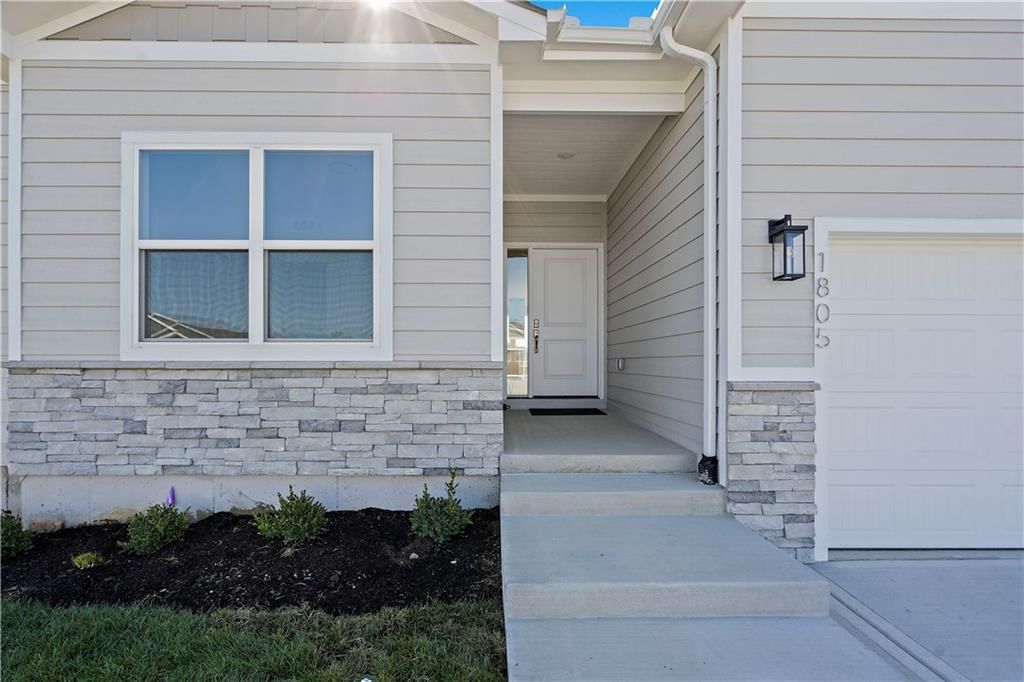 1805 SW Hightown Drive — photo 28
