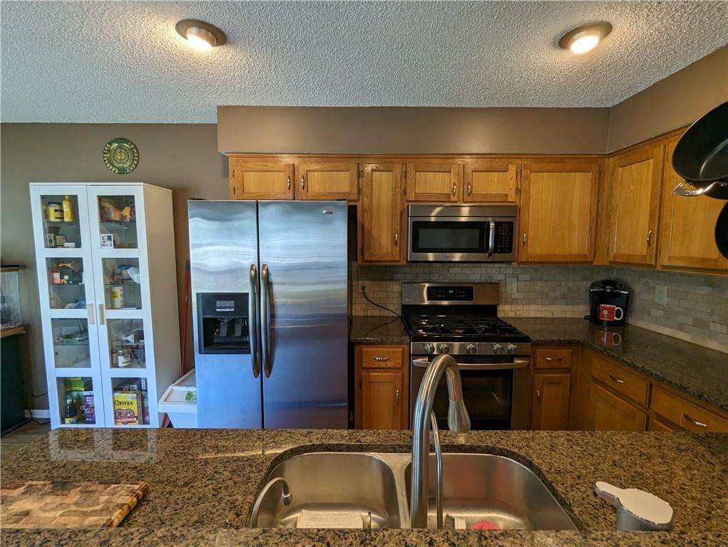 15527 Marty Street — photo 6