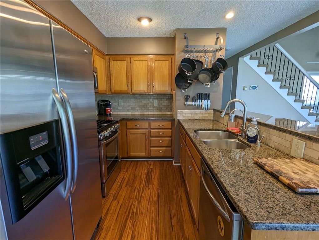 15527 Marty Street — photo 7