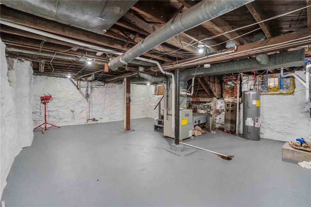 141 Kensington Avenue — photo 27