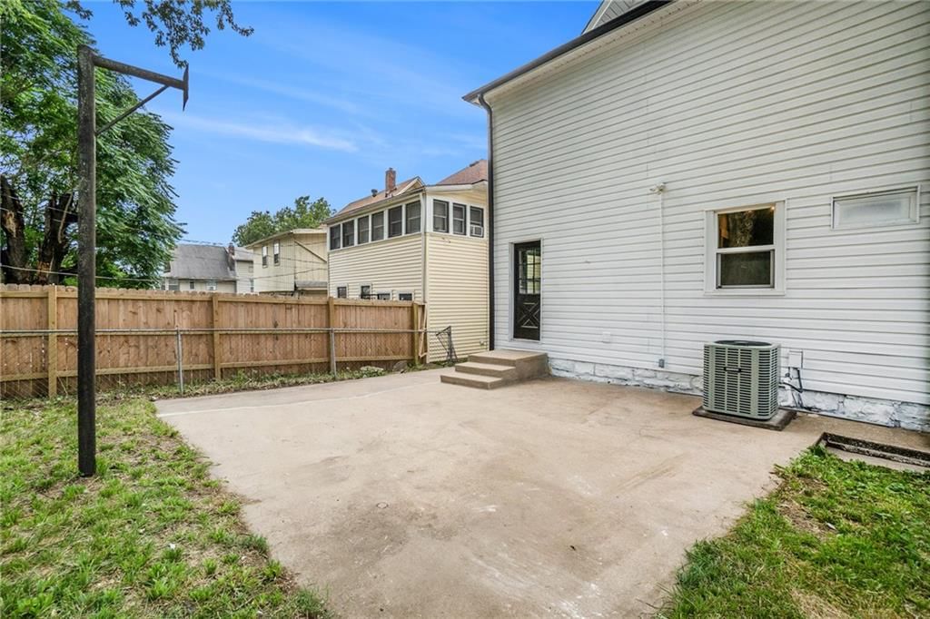 141 Kensington Avenue — photo 28