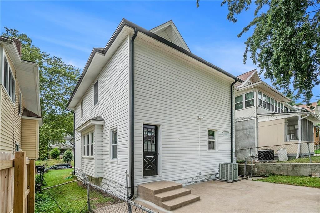 141 Kensington Avenue — photo 29