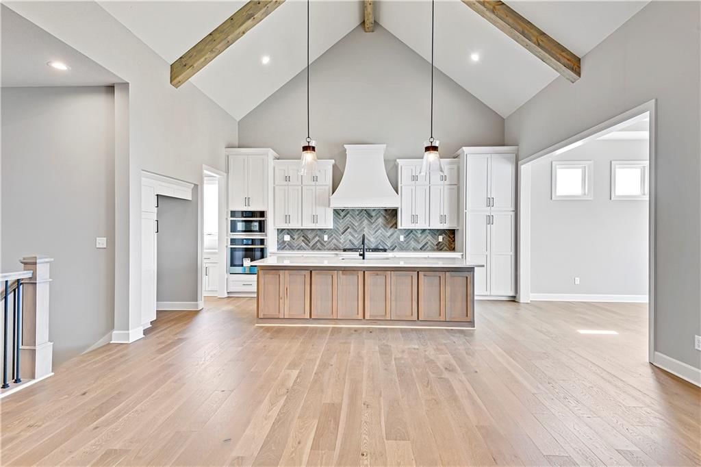 Photo 5 of 31 - 22047 W 94th Street