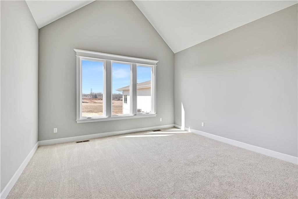 Photo 20 of 31 - 22047 W 94th Street