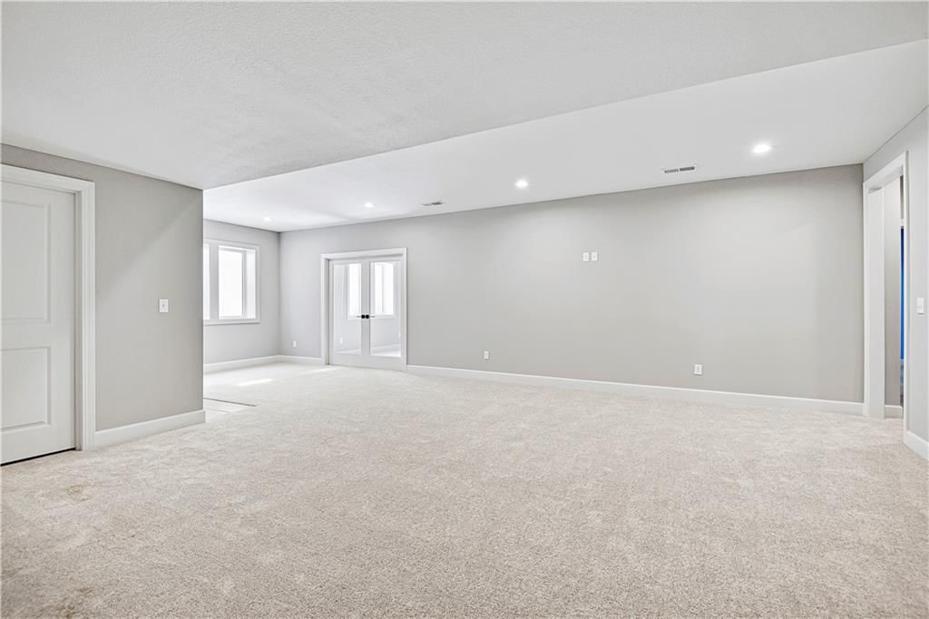 Photo 21 of 31 - 22047 W 94th Street