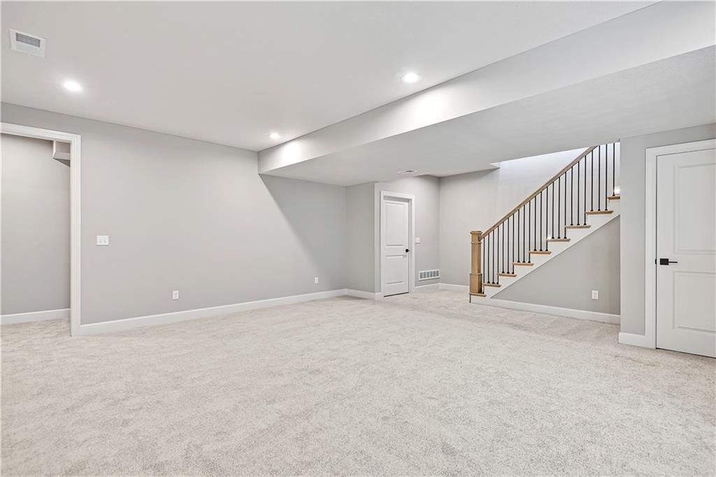 Photo 23 of 31 - 22047 W 94th Street