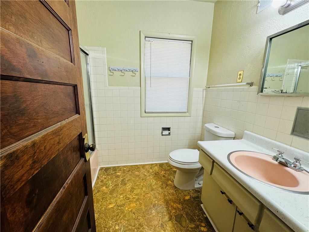 3926 Norledge Avenue — photo 19
