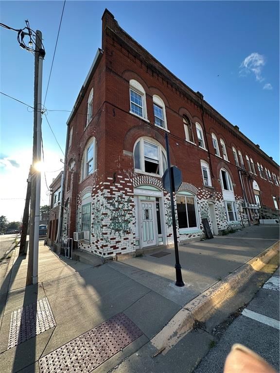 201 W Main Street — photo 2