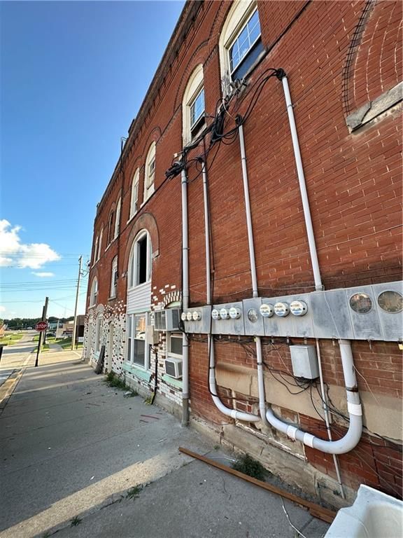 201 W Main Street — photo 3