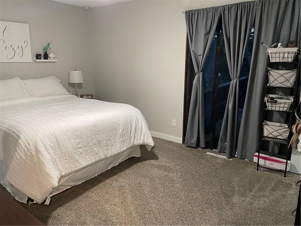 411 Lisa Lane — photo 9