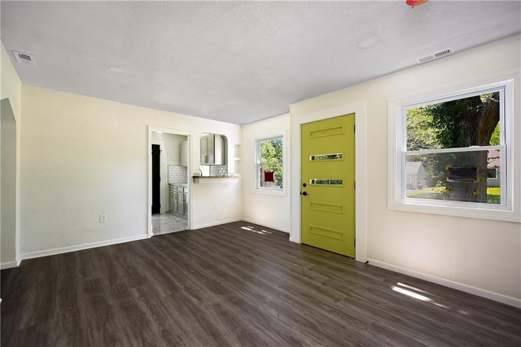 2406 Haskell Avenue — photo 20