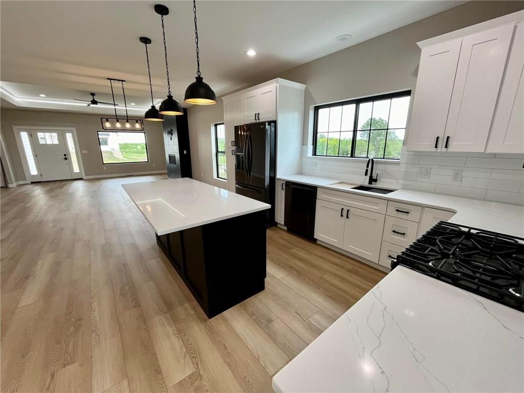 25584 Magnolia Circle — photo 7