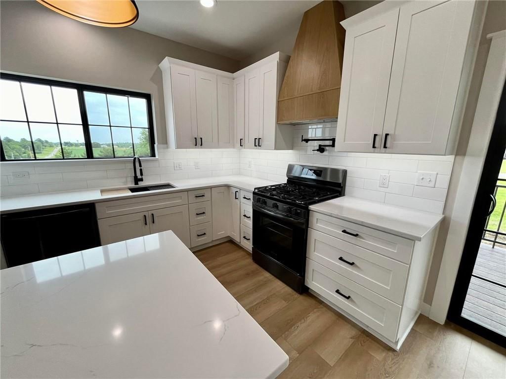 25584 Magnolia Circle — photo 8