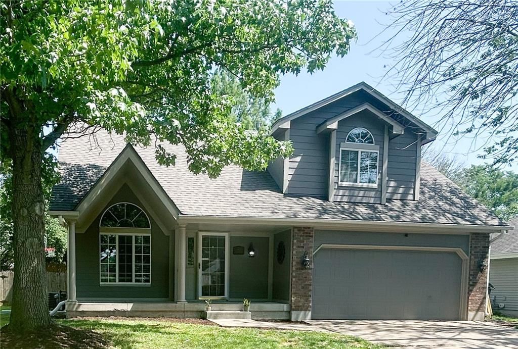 812 NW Rosaceae Drive — photo 1