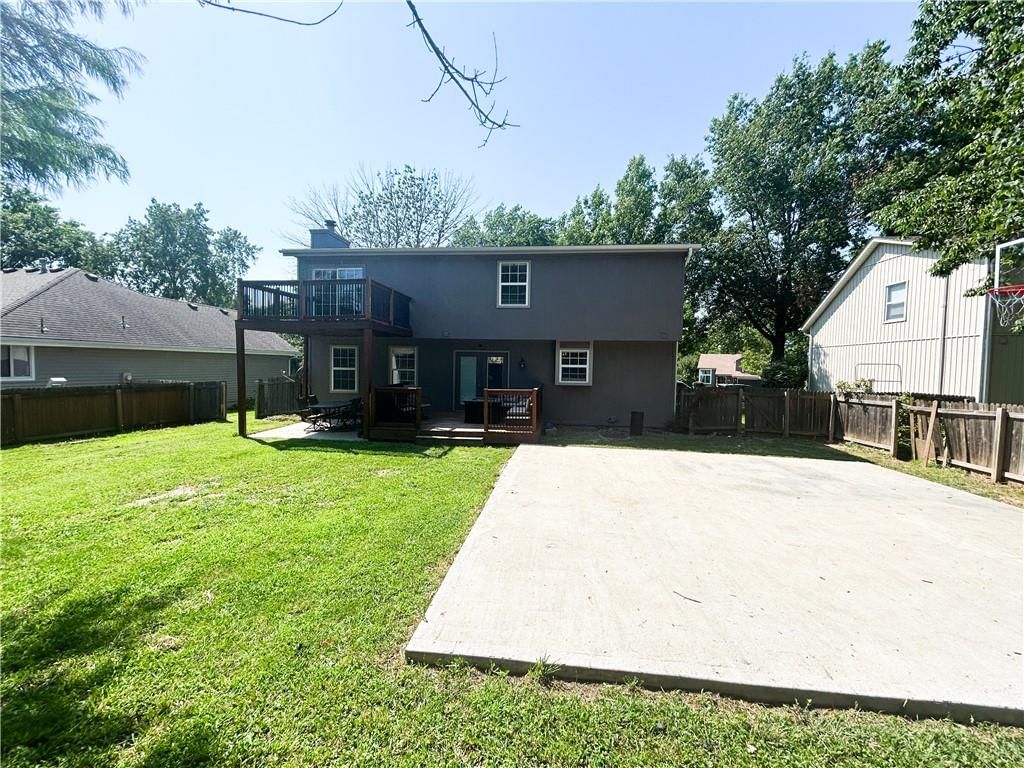 812 NW Rosaceae Drive — photo 5