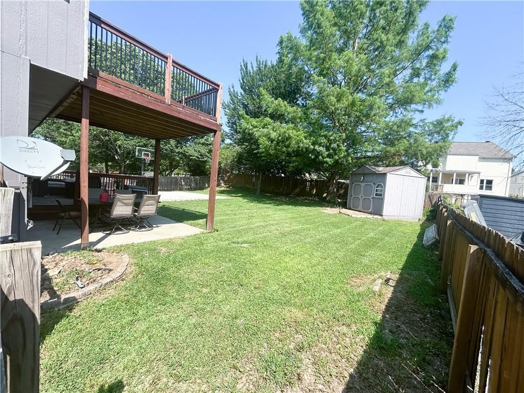 812 NW Rosaceae Drive — photo 6