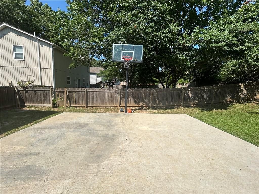 812 NW Rosaceae Drive — photo 9