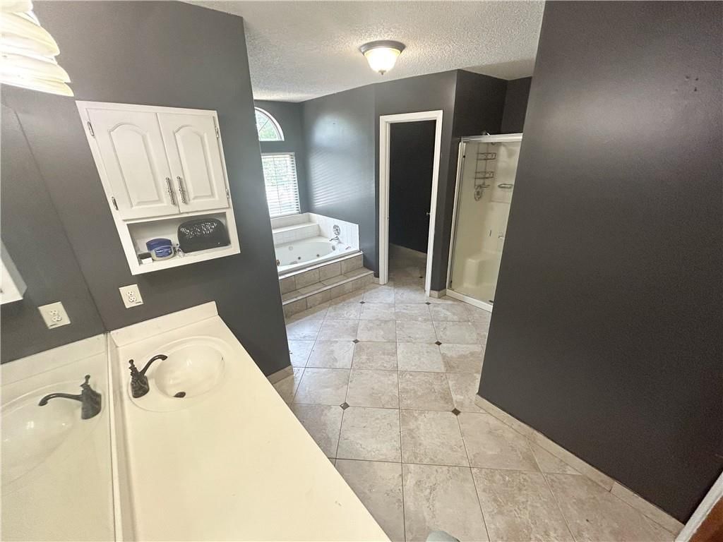 812 NW Rosaceae Drive — photo 31