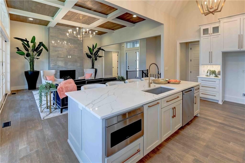 Photo 13 of 56 - 3912 W 85th St Street