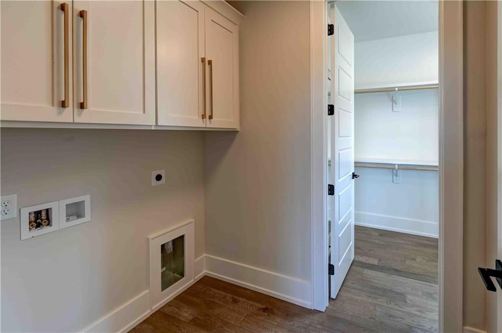 Photo 31 of 56 - 3912 W 85th St Street