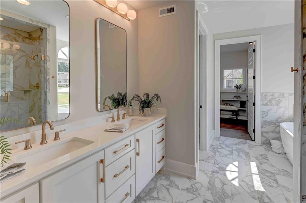 Photo 37 of 56 - 3912 W 85th St Street