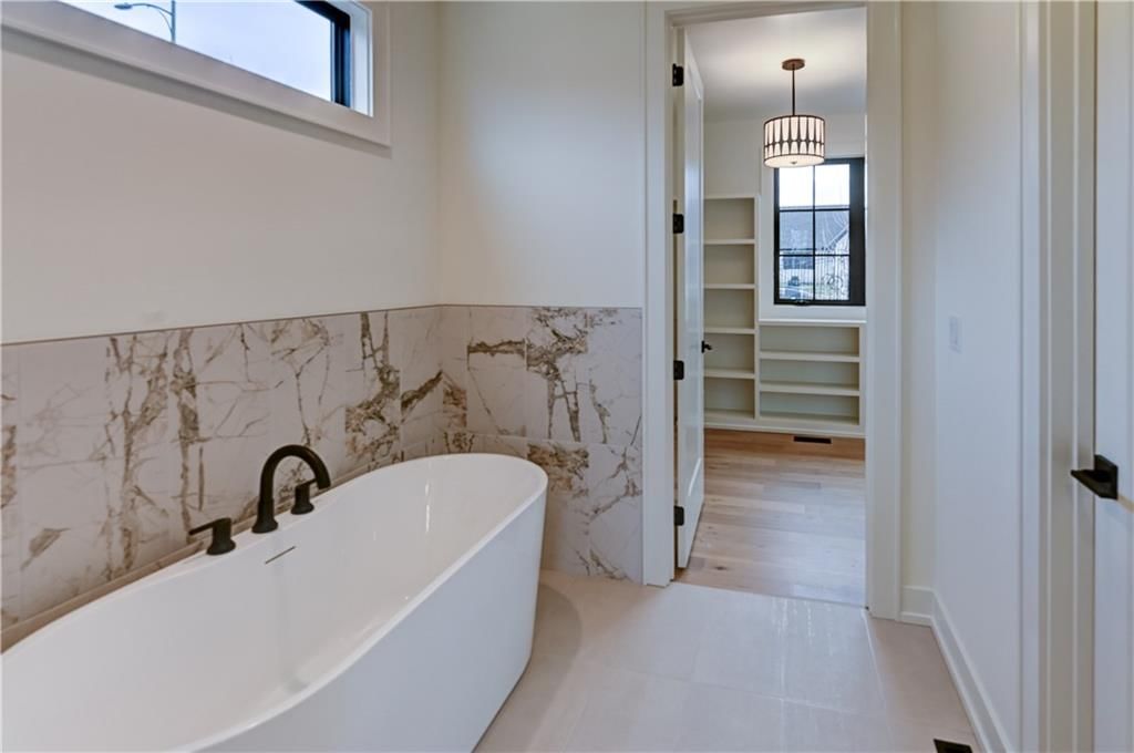 Photo 59 of 98 - 3902 W 84th Terrace