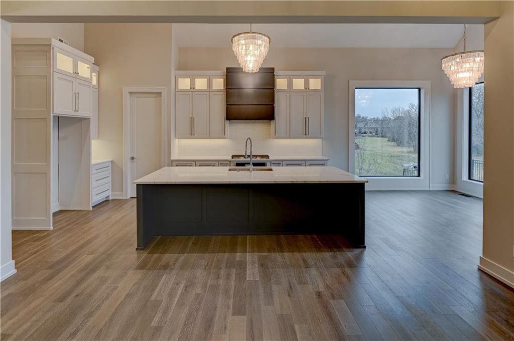 3906 W 84th Terrace — photo 8