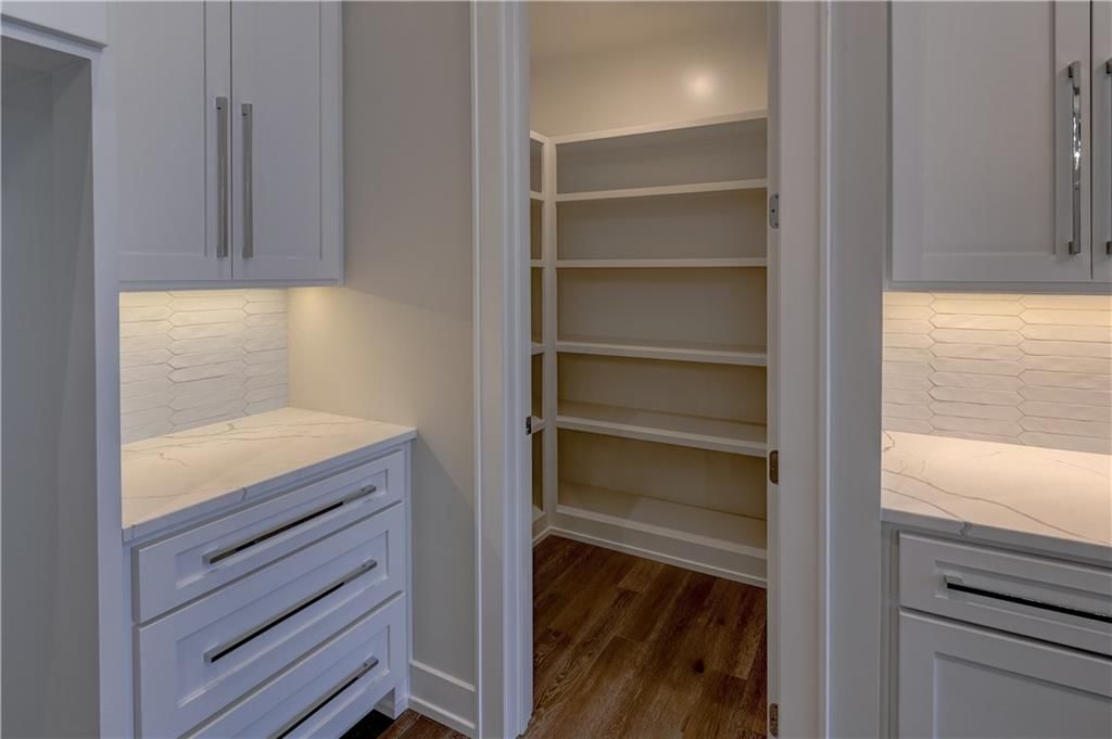 3906 W 84th Terrace — photo 14