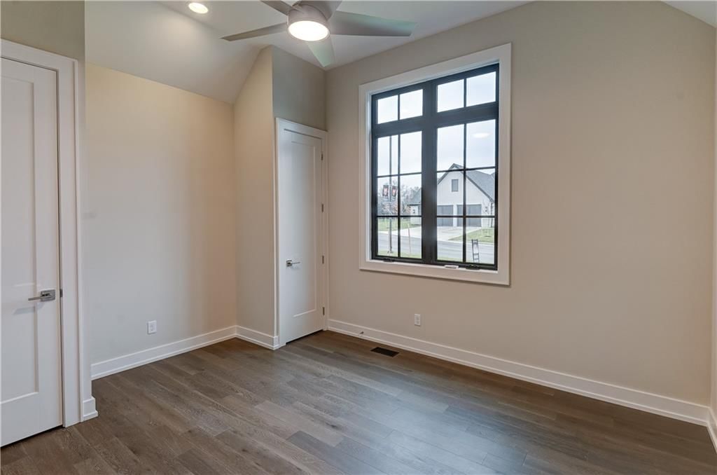3906 W 84th Terrace — photo 30