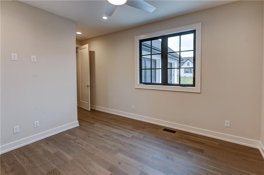3906 W 84th Terrace — photo 35
