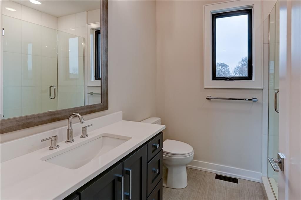 3906 W 84th Terrace — photo 38
