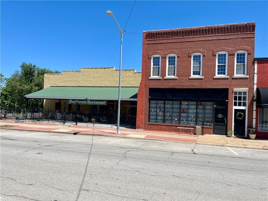 120 W Peoria Street — photo 2