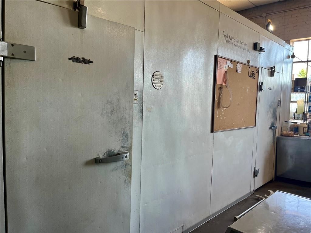 120 W Peoria Street — photo 26
