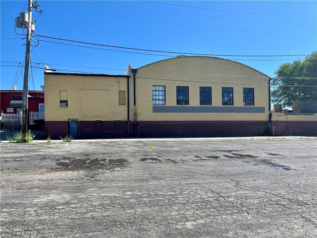 120 W Peoria Street — photo 27