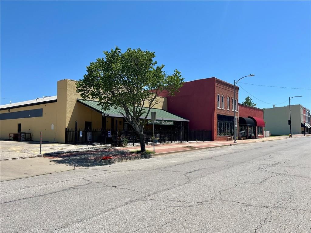 120 W Peoria Street — photo 34