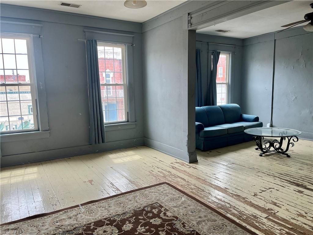 120 W Peoria Street — photo 47