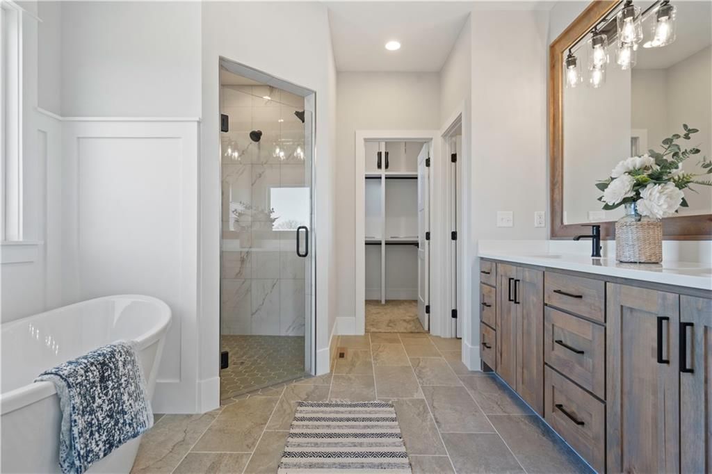2520 NE Woodland Oak Circle — photo 31