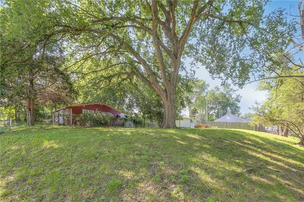 1215 Bellaire Avenue — photo 21