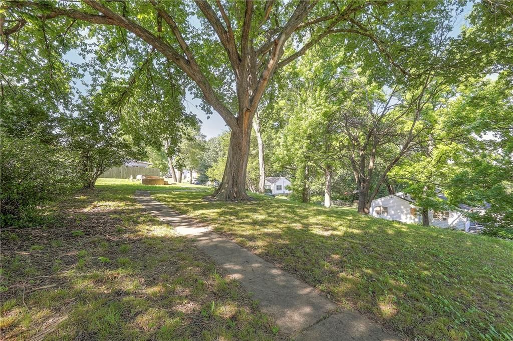 1215 Bellaire Avenue — photo 22