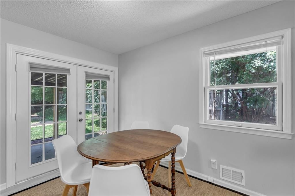 10212 Beacon Avenue — photo 9