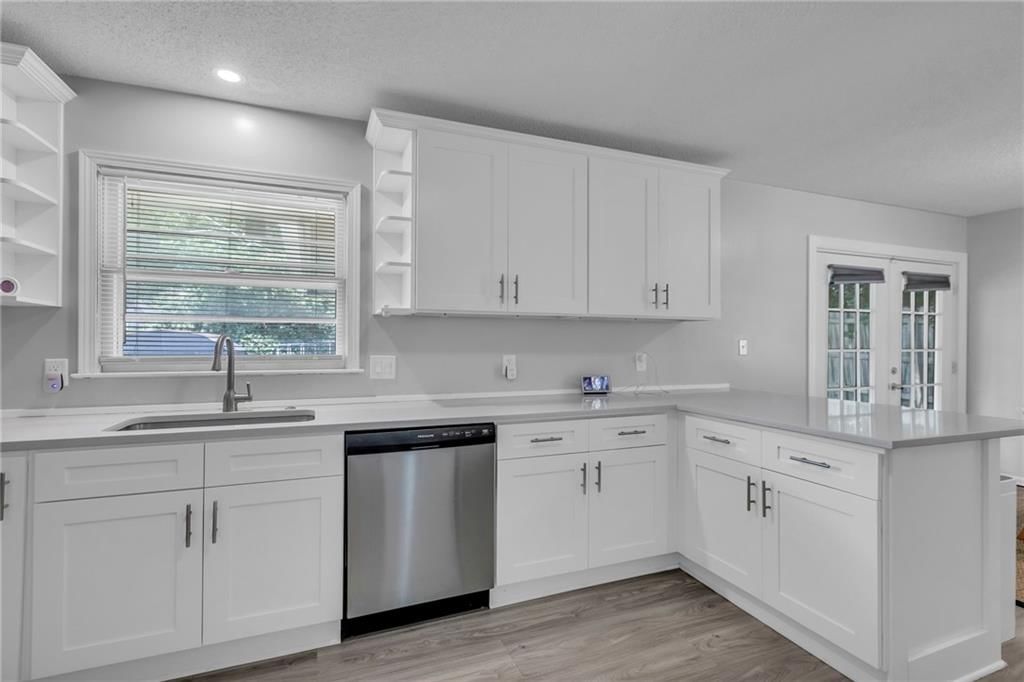 10212 Beacon Avenue — photo 11