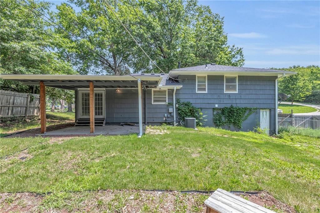 10212 Beacon Avenue — photo 38