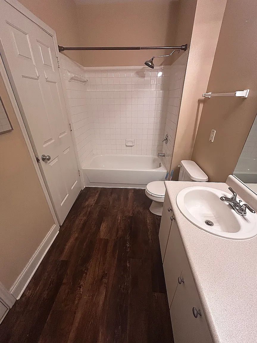 11614 Tomahawk Creek #J Parkway — photo 9