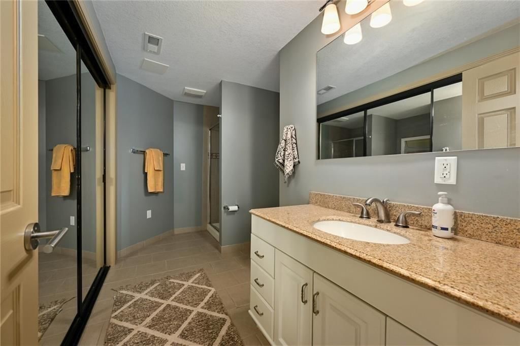 10516 W 123RD Street — photo 40